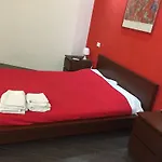 Bed & Puppets